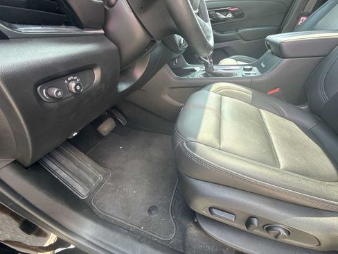 Used 2023 Chevrolet Traverse RS AWD/4WD image 36