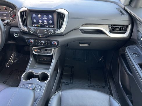Used 2024 GMC Terrain SLT AWD/4WD image 33
