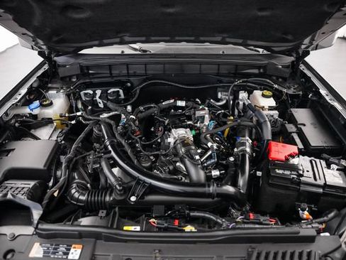 Used 2024 Ford Bronco Outer Banks AWD/4WD image 13