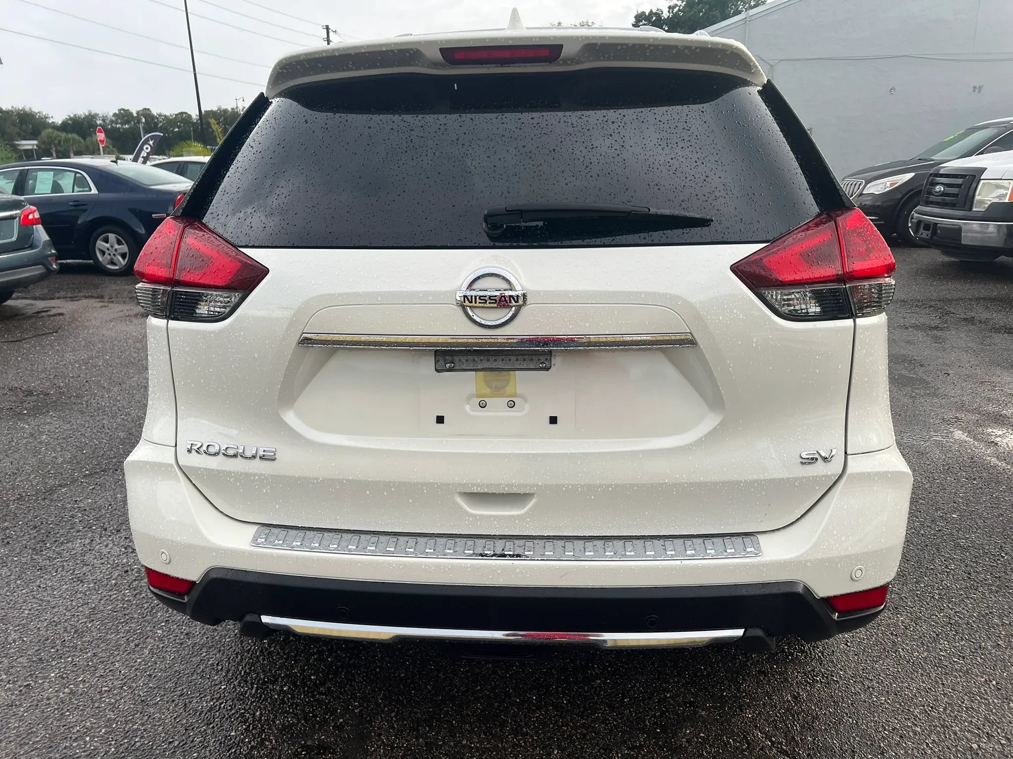 Used 2019 Nissan Rogue SV FWD image 4