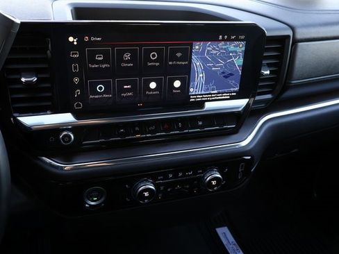 Used 2024 GMC Sierra 1500 SLT image 32