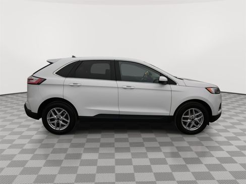 Used 2024 Ford Edge SEL image 6