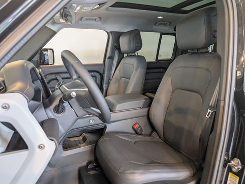 New 2025 Land Rover Defender 110 S image 11