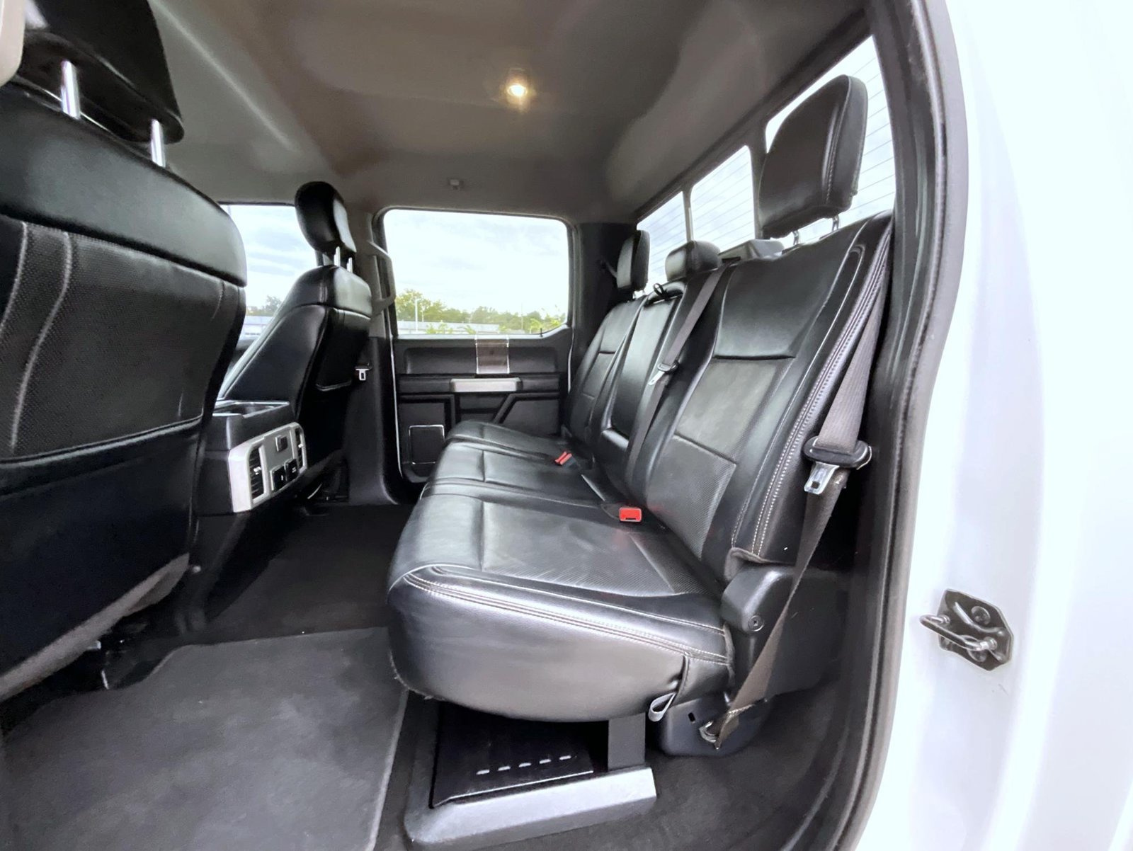 Used 2019 Ford F350 Lariat w/ Lariat Ultimate Package AWD/4WD image 22