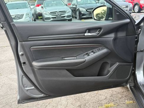 Used 2020 Nissan Altima 2.5 SR FWD image 13