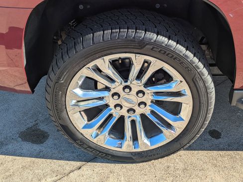 Used 2019 Chevrolet Tahoe LS w/ All-Season Package image 11