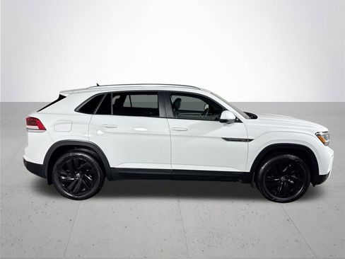 Certified 2023 Volkswagen Atlas Cross Sport SE w/ Panoramic Sunroof Package image 5