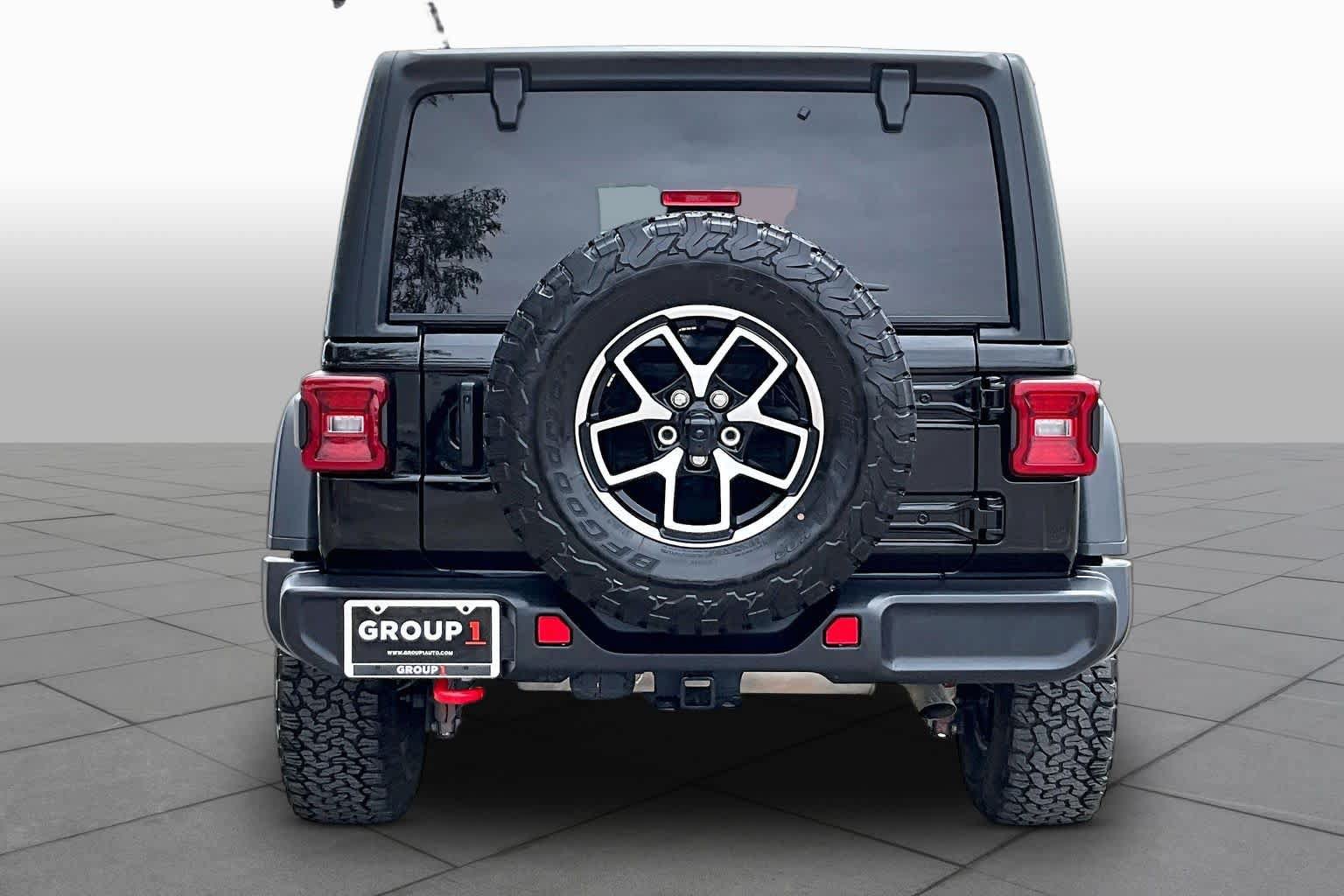 Used 2026 Jeep Wrangler Unlimited Rubicon AWD/4WD image 5