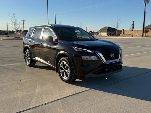 Used 2023 Nissan Rogue SV w/ SV Premium B Package FWD image 3