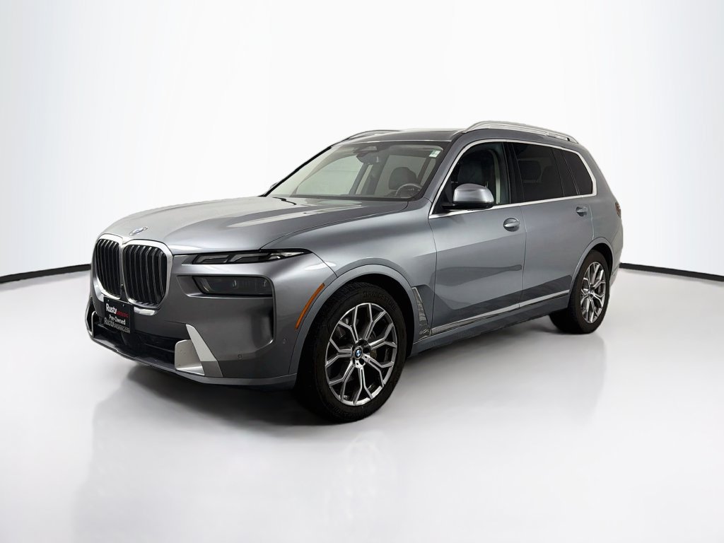 Used 2025 BMW X7 xDrive40i AWD/4WD image 3
