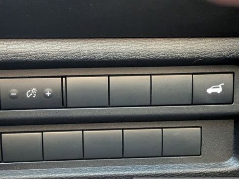 Used 2022 Mitsubishi Outlander SE image 25