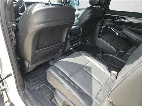 Used 2023 Jeep Wagoneer Series II RWD image 9