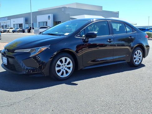 Used 2024 Toyota Corolla LE image 3