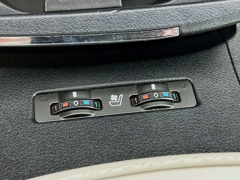 Used 2010 Lexus ES 350 FWD image 25