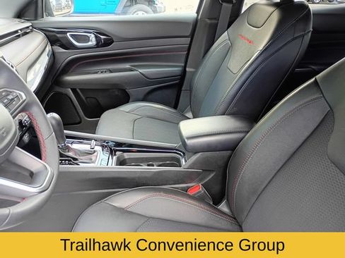 Used 2023 Jeep Compass Trailhawk w/ Trailhawk Convenience Group AWD/4WD image 12
