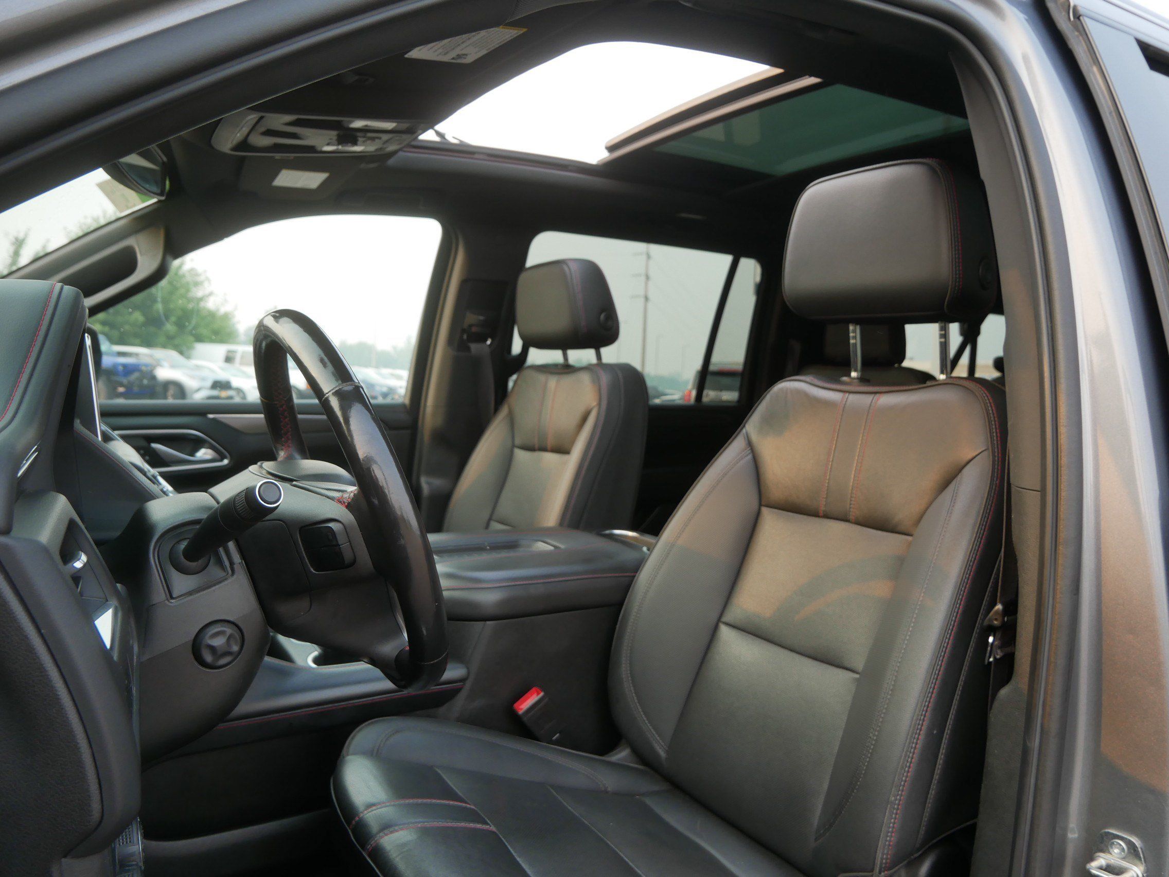 Used 2022 Chevrolet Suburban RST w/ Sport Performance Package AWD/4WD image 21