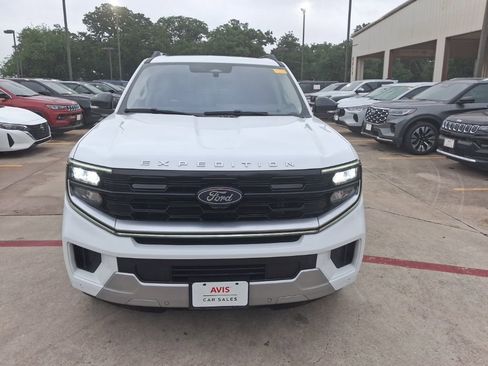 Used 2025 Ford Expedition Platinum AWD/4WD image 5