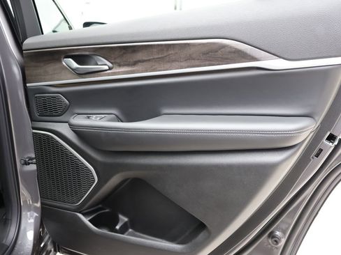 New 2026 Jeep Grand Cherokee L Limited w/ Trailer Tow Package image 11