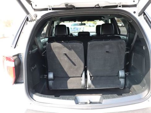 Used 2019 Ford Explorer Limited w/ Class III Trailer Tow Package image 10