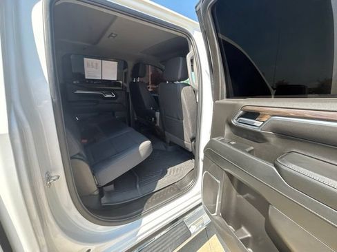 Used 2025 Chevrolet Silverado 1500 LT AWD/4WD image 26