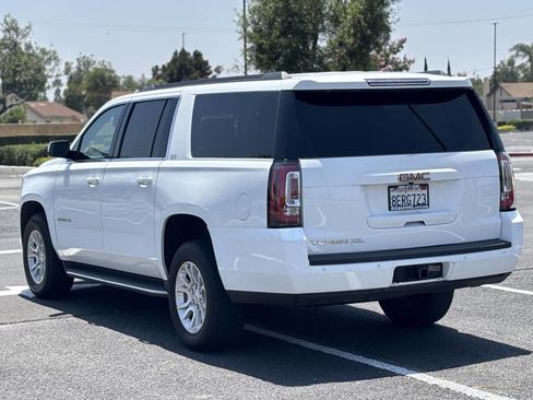 Used 2017 GMC Yukon XL SLT AWD/4WD image 5