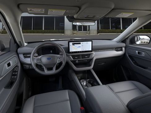 New 2026 Ford Explorer Active RWD image 9