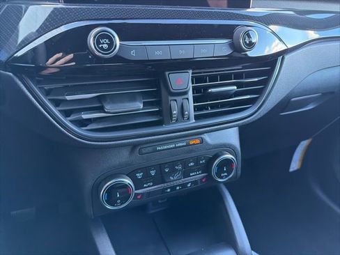 New 2026 Ford Escape ST-Line w/ Cold Weather Package AWD/4WD image 14