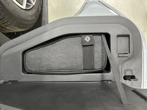 Used 2022 Rivian R1T Adventure image 32