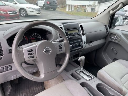 Used 2015 Nissan Frontier S image 12