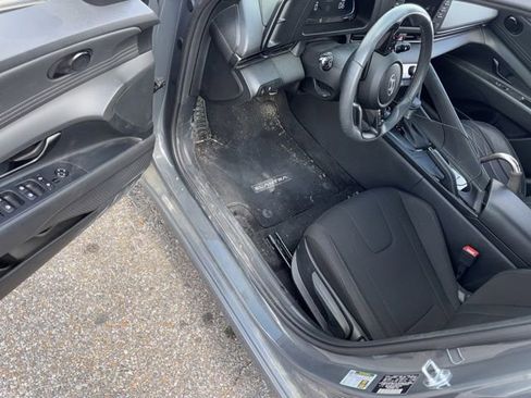 Used 2025 Hyundai Elantra Sport image 6