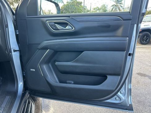 Used 2024 GMC Yukon XL SLT image 27