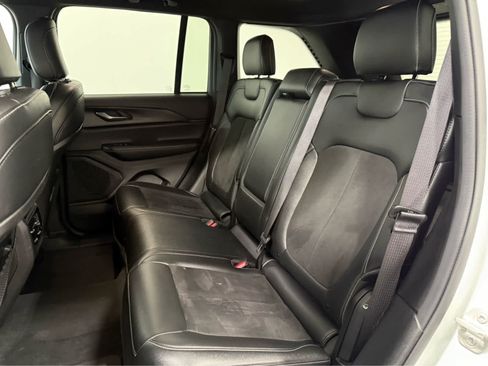 Used 2024 Jeep Grand Cherokee Altitude AWD/4WD image 14