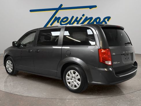 Used 2018 Dodge Grand Caravan SE w/ UConnect Hands-Free Group FWD image 9