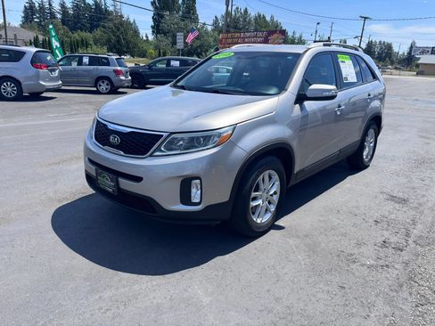 Used 2015 Kia Sorento LX FWD image 3