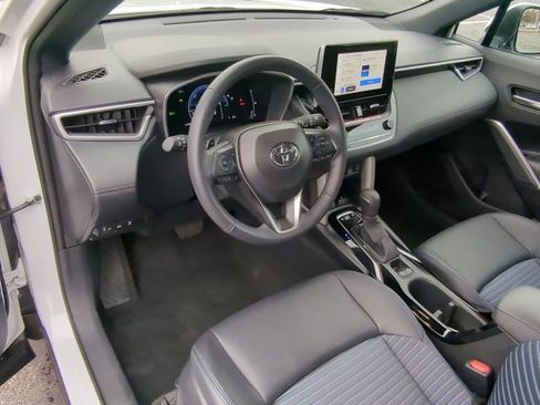 Certified 2024 Toyota Corolla Cross XSE image 9