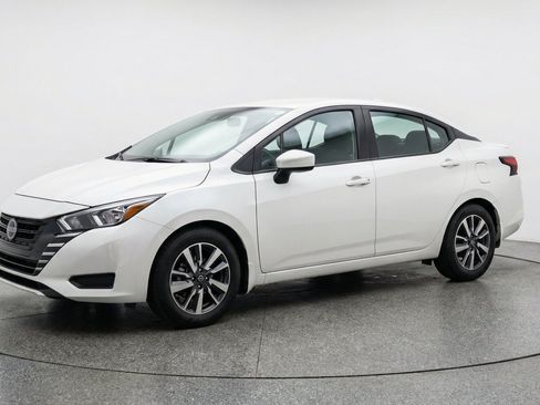 Used 2025 Nissan Versa SV FWD image 3