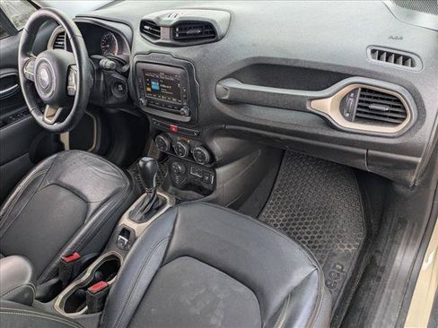 Used 2017 Jeep Renegade Trailhawk AWD/4WD image 17