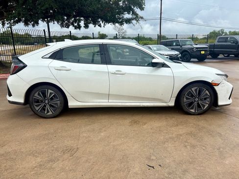 Used 2019 Honda Civic EX image 2