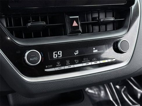 Certified 2025 Toyota Corolla LE image 25