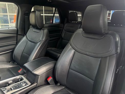 Used 2023 Ford Explorer ST w/ Equipment Group 401A image 11