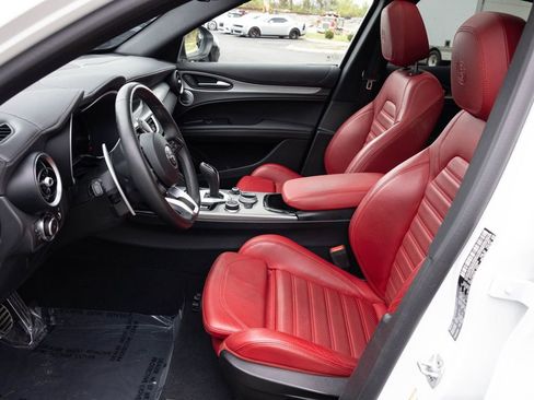 Used 2024 Alfa Romeo Stelvio Veloce image 24