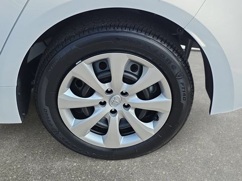 Used 2025 Toyota Corolla LE FWD image 31