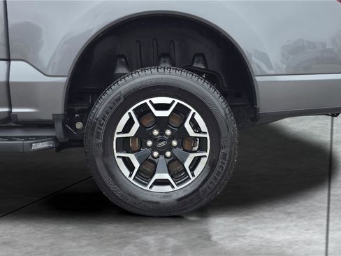 Used 2023 Ford F150 Lightning XLT AWD/4WD image 13