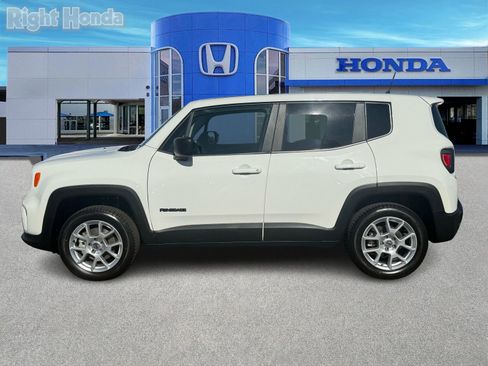 Used 2023 Jeep Renegade Latitude image 3