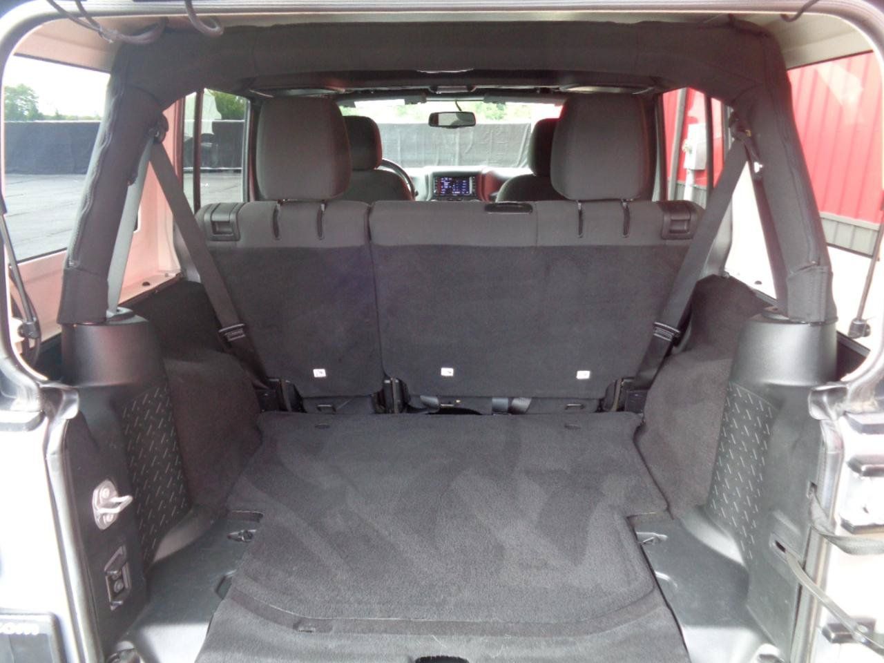 Used 2018 Jeep Wrangler Unlimited Sport S AWD/4WD image 9