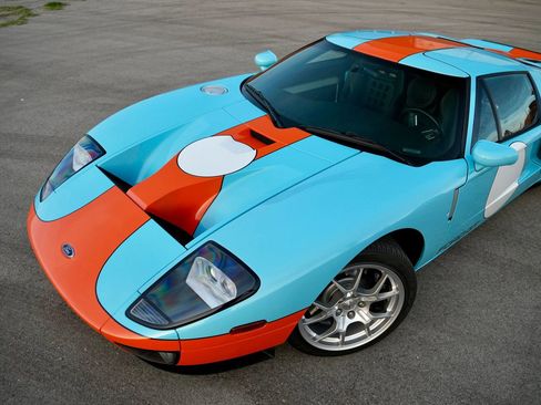 Used 2006 Ford GT RWD image 12