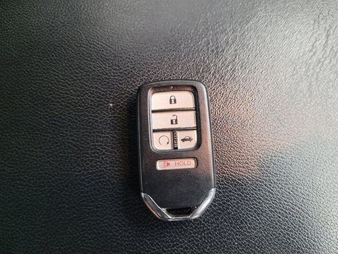 Used 2018 Honda Accord Touring image 32