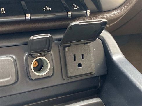 Used 2018 GMC Sierra 1500 SLT w/ SLT Premium Package image 27