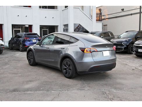 Used 2025 Tesla Model Y Long Range RWD image 5