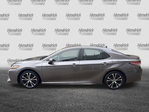 Used 2019 Toyota Camry SE image 7